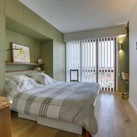 Auteuil - Lumineux Renove Apartament *