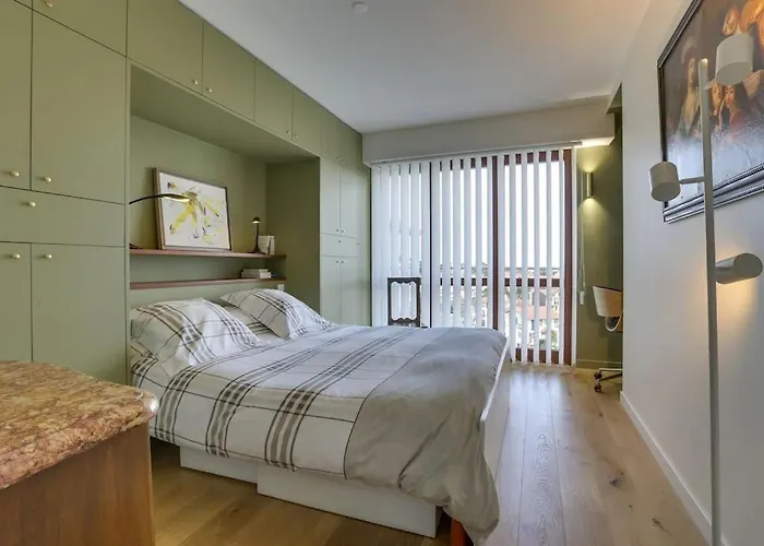 Auteuil - Lumineux Renove Apartament *